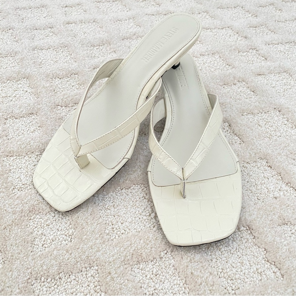 🍼Steve Madden Off-white Sandals